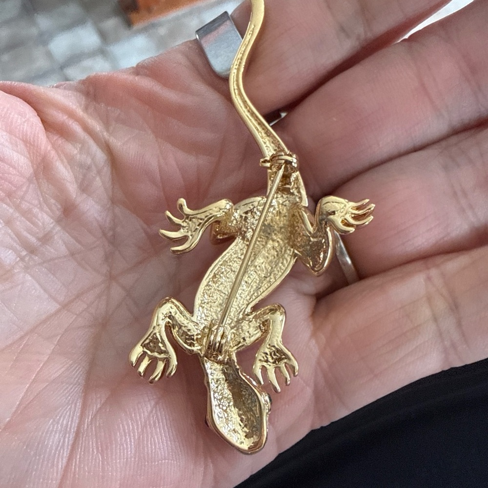 Gold Lizard Pin Rhinestone Jewelry - Picture 7 of 7